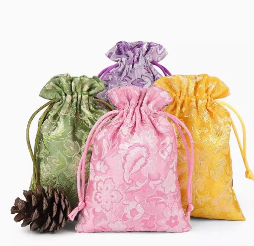 ถุงผ้าใส่ของขวัญ ของชำร่วย ของที่ระลึก งานแต่งงาน ขนาด 10*14 cm ผ้าลินินปักลาย ดอกไม้ มังกรทอง 264753