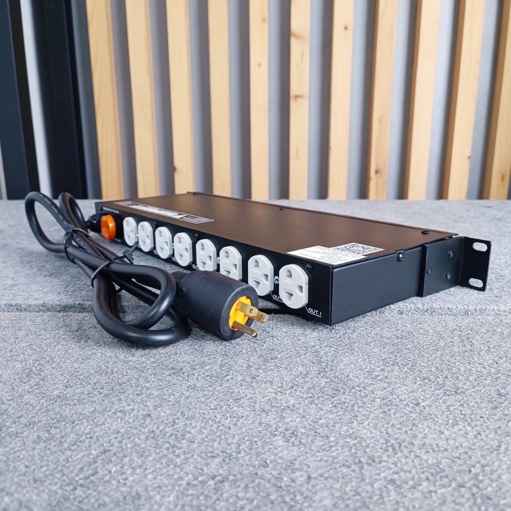 ปลั๊กขาว COMSON AEC-10 รุ่นใหม่ ปลั๊กRACK 12ช่อง มิเตอร์ วัด4แบบ AEC10 AEC 10 ปลั๊กพ่วงติดแร็ค ปลั๊กรางจ่ายกระแสไฟ คอมสัน หน้าจอแสดงผลและเบรกเกอร์ เอไอ-ไพศาล