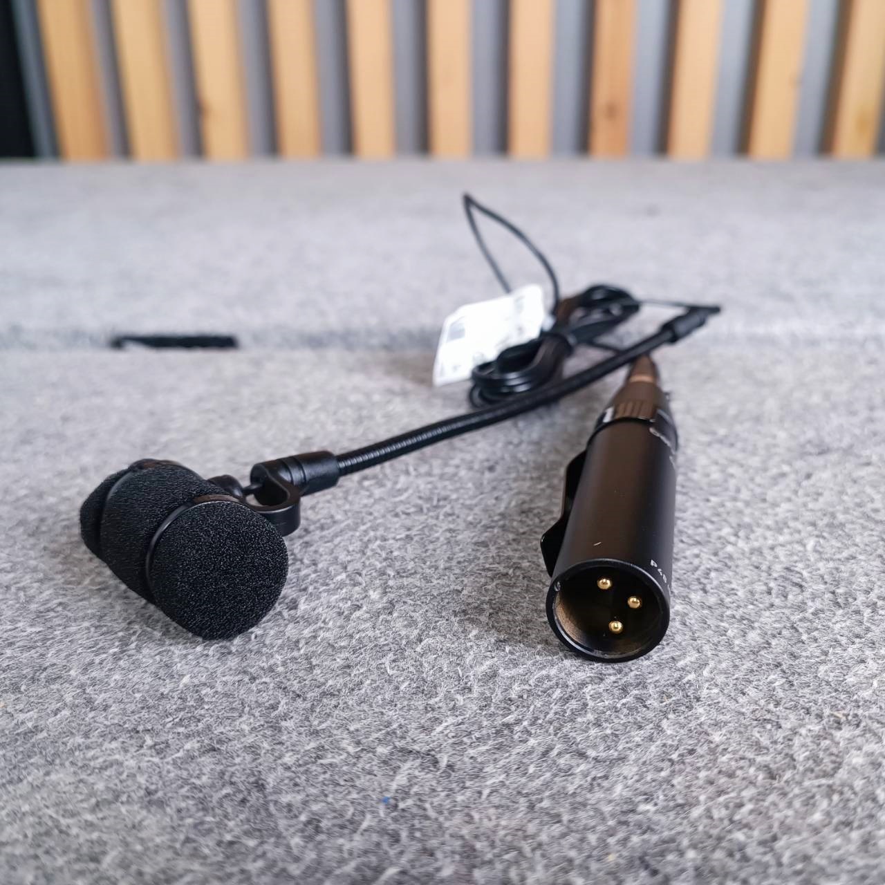 (พร้อมขาหนีบ GUITAR ) BEHRINGER รุ่น CB-100 ไมค์จ่อเครื่องดนตรี CB100 ไมโครโฟนสำหรับห้องบันทึกเสียง CB 100 ไมค์ห้องอัด เอไอ-ไพศาล