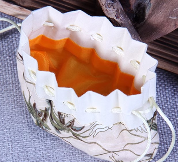 ถุงผ้าใส่เครื่องหอม ดอกไม้แห้ง เครื่องประดับ ถุงผ้าทรงกลม ลายนกกระเรียน ของขวัญของชำร่วย งานแต่งงาน 406779