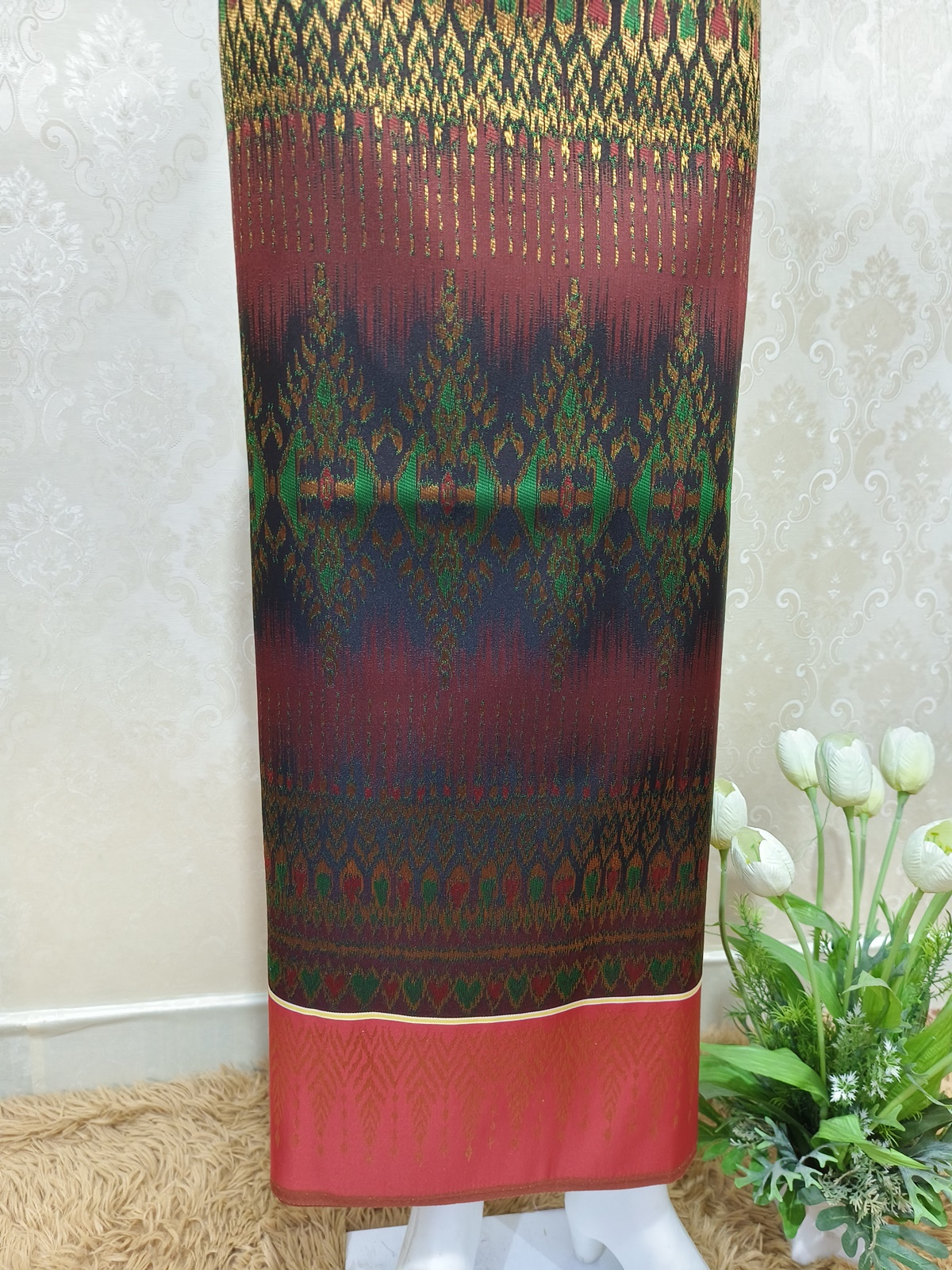 ผ้าถุงไหม ผ้าซิ่น ผ้าไหมกาบแก้วเชิงแดง ผ้าทอเนื้อดี ขนาด2หลา