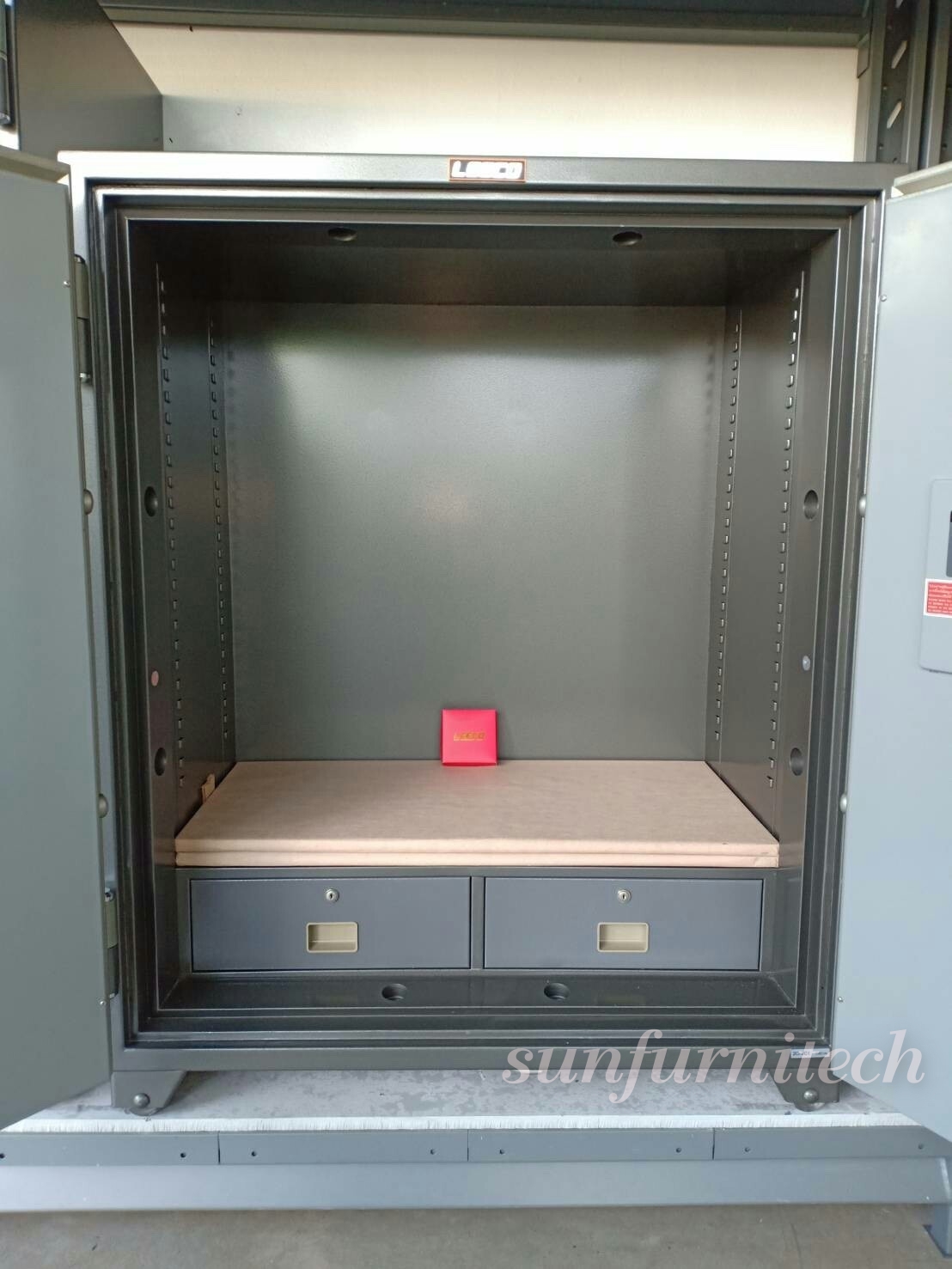 ตู้เซฟนิรภัยขนาดใหญ่ 2 บานเปิด 400 kg. 3 กุญแจ 1 รหัส ลีโก้ LEECO รุ่น 2D-201