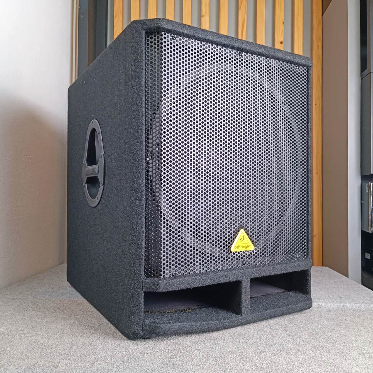 สินค้าเสียหายจากการขนส่ง BEHRINGER VP-1800S ตู้ลำโพง18นิ้ว ตู้แตก ลำโพง ซับ เบส VP 1800S VP1800S เอไอ-ไพศาล