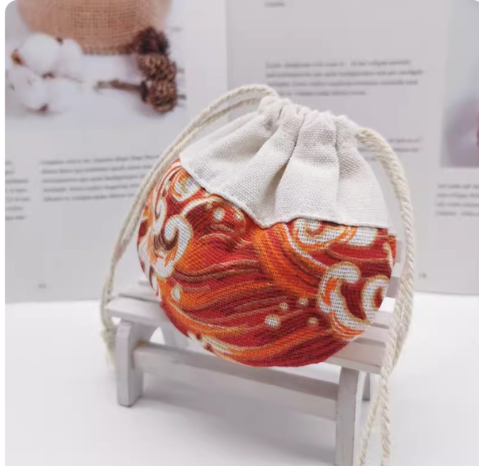 ถุงผ้าลินิน ใส่ของขวัญ ของชำร่วย ทรงกลม พิมพ์ลายดอกไม้ ขนาด 10 cm ถุงผ้าน่ารัก ๆ ใส่ของขวัญ 924126