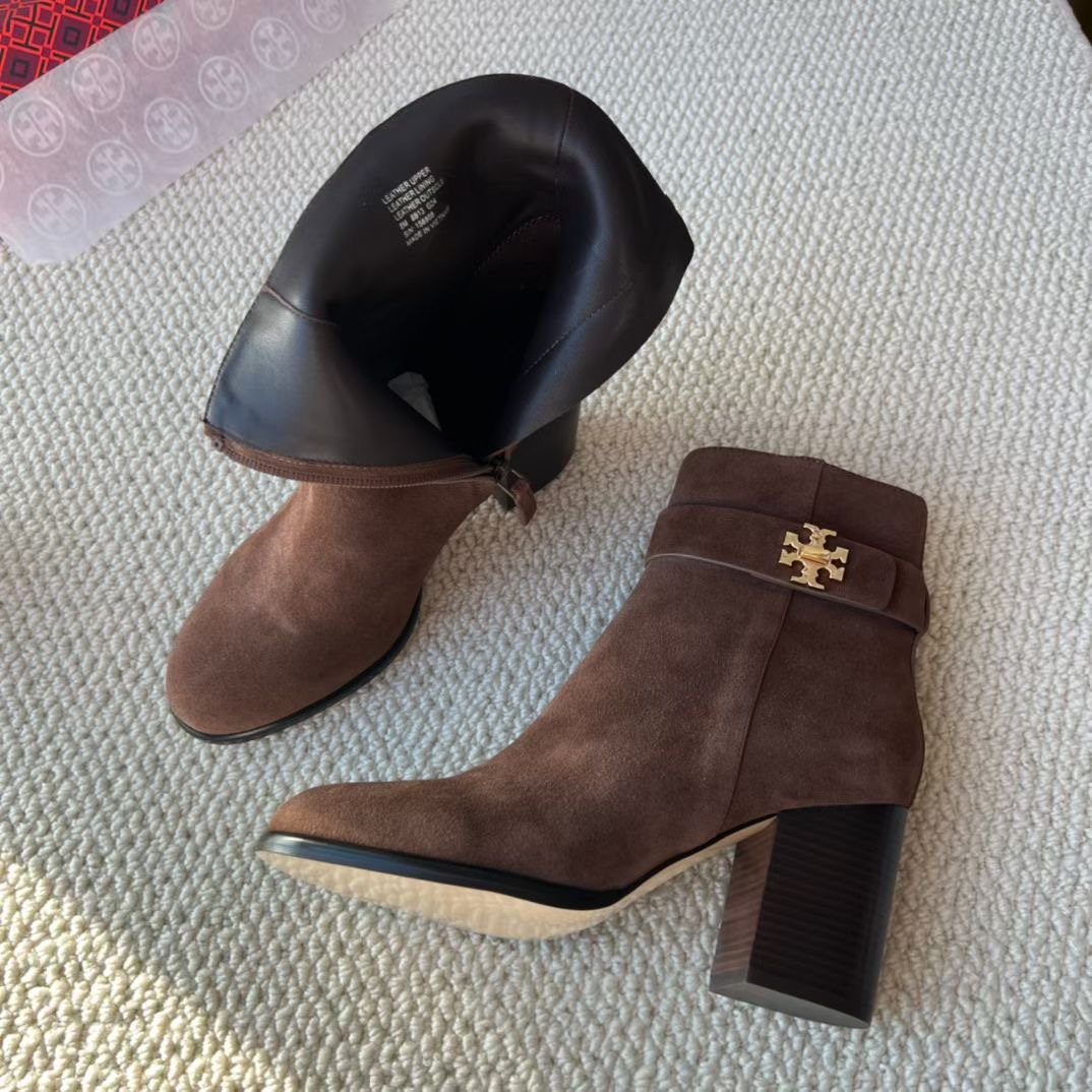 **do** รองเท้าหนังบู้ทสั้น Tory Burch T Lock High Heel Ankle Boots มี 2 สี สินค้าใหม่ ของแท้