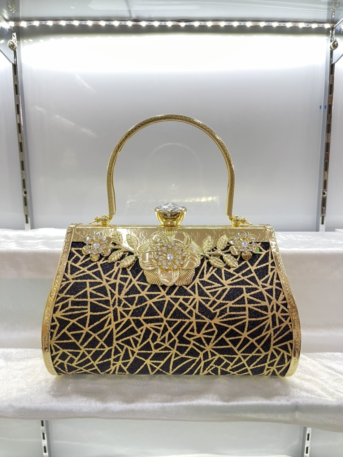 กระเป๋าราตรี กระเป๋าclutch กระเป๋าไปงานแต่ง กระเป๋าถือผู้หญิง ประดับเพชร