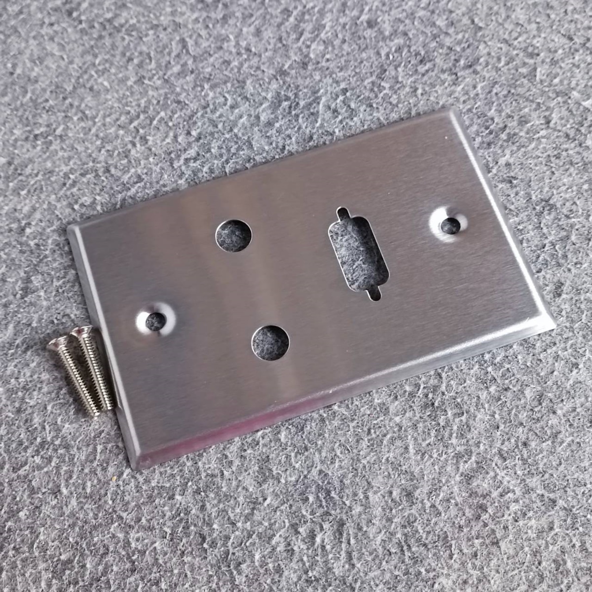 แผ่นสแตนเลส VGA 1รู + RCA 2รู SWP-HD15-2R-0-CG แผ่นเพลทVGA 1รู + RCA 2รู แผ่นเพลทสแตนเลส งานติดตั้ง เครื่องเสียง สัญญาณเสียง คอมพิวเตอร์ เอไอ-ไพศาล