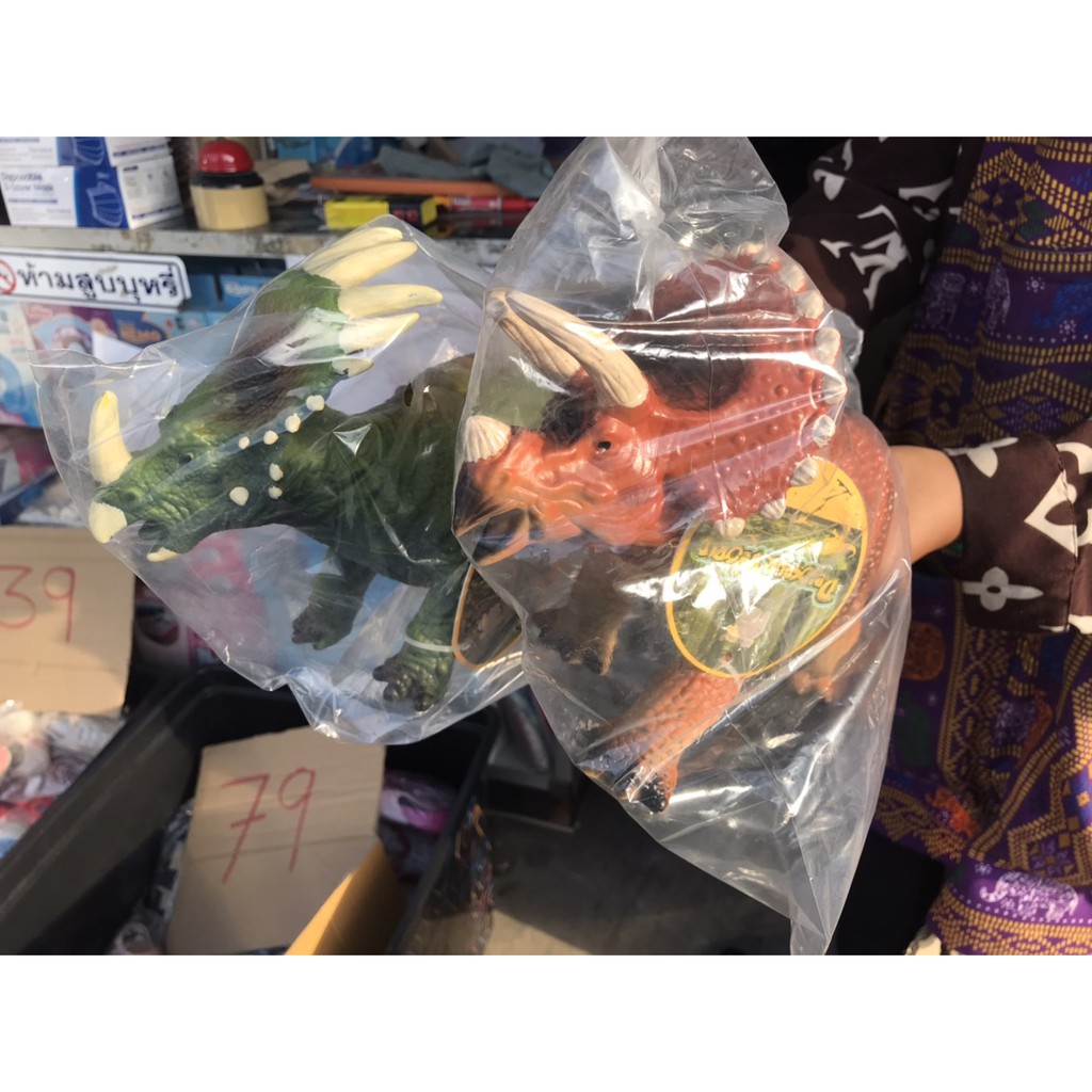 672-685 ของเล่นเด็กไดโนเสาร์ยางบีบมีเสียงร้องพร้อมถ่าน ตัวละ