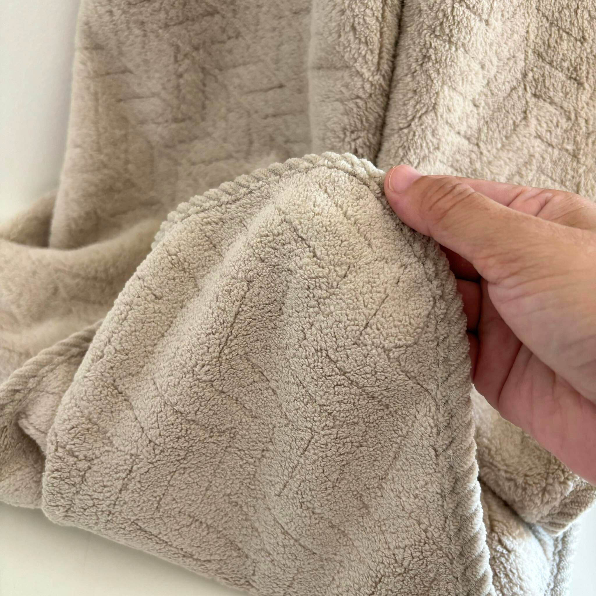 🍀HAVEN Towel Microfiber รุ่น NANO VELVET EMILY EMBOSS🍀ผ้าเช็ดตัว ผ้าขนหนู ไมโครไฟเบอร์ ขนาด 28*56 นิ้ว HAVEN แท้💯Taupe