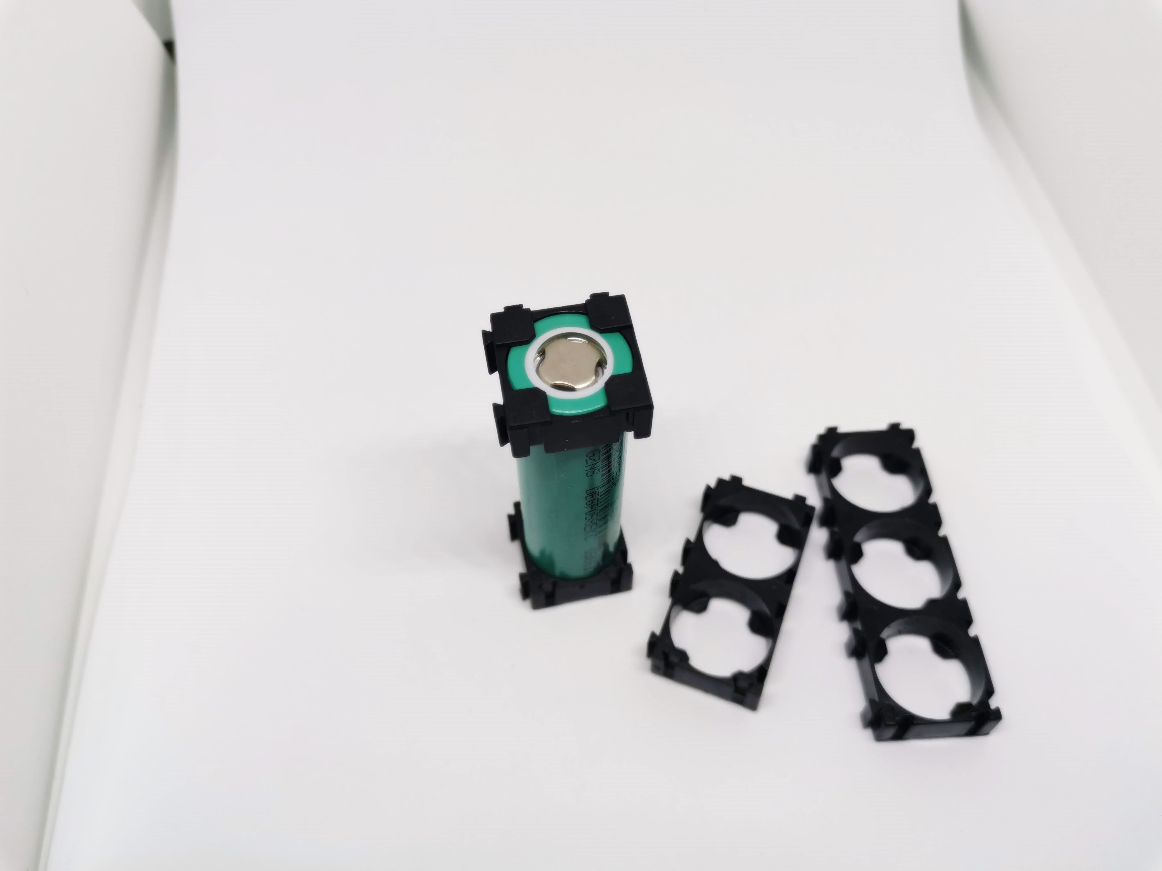 ตัวยึดแบตเตอรี่ รางแบต 18650 Battery Case Holder Bracket แผ่นบาสเก็ต18650 แต่ละตัวสามารถต่อเป็นแพได้