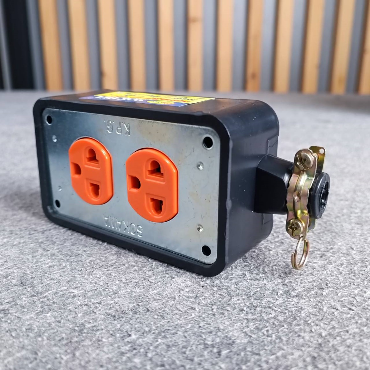 สีส้ม บล็อคยางปลั๊กไฟ2ช่อง X-6 พร้อมเต้ารับคู่3ขา R270U-O สีส้ม ปลั๊กไฟ ปลั๊กพร้อมเต้ารับ เอไอ-ไพศาล