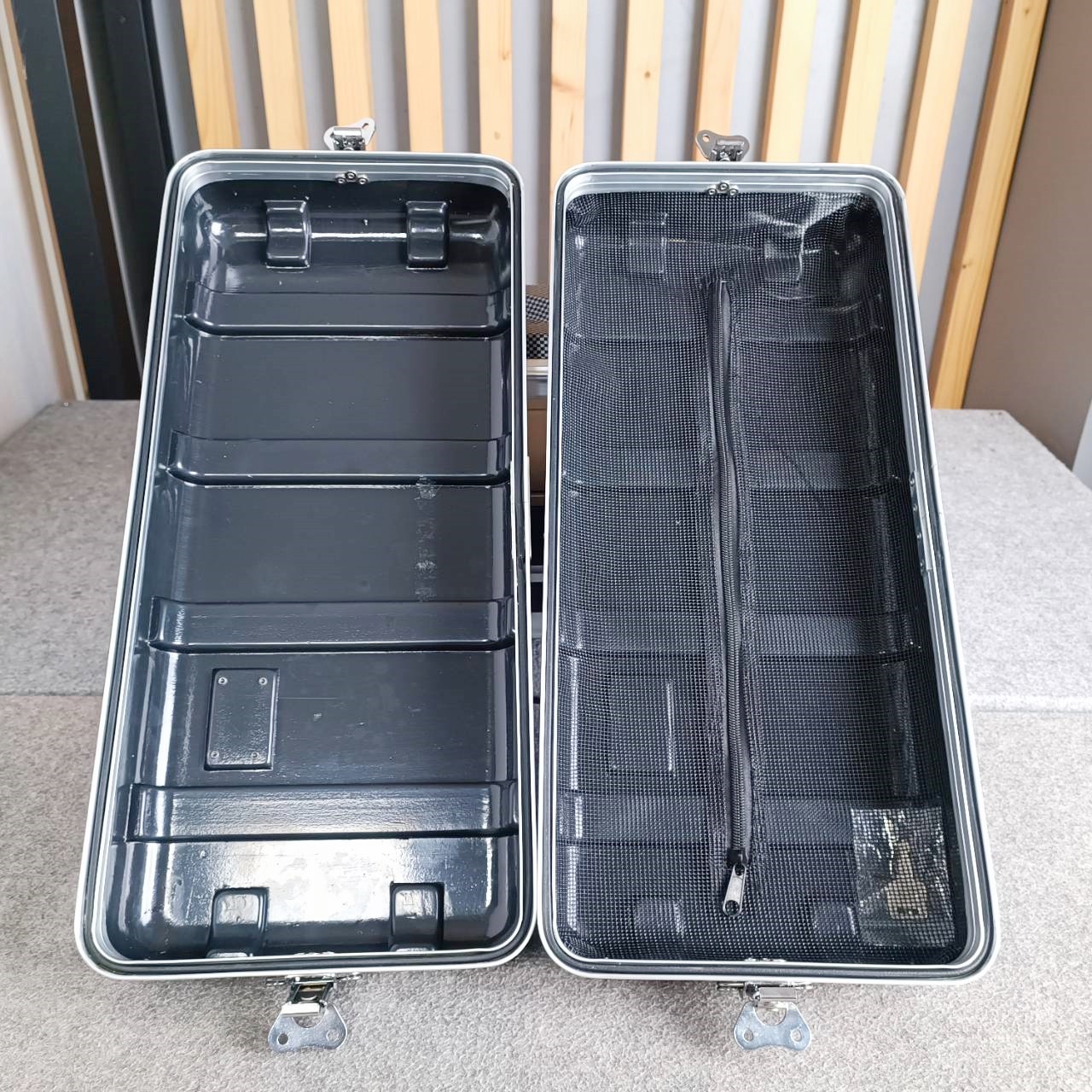 สินค้าเสียหายจากการขนส่ง RACK ABS ABS-4USD แร็คไมค์ลอย ลึก9นิ้ว *KEVLAR* มีรอยบุบ โก่งเล็กน้อย พร้อม ลิ้นชักใส่ไมค์ กล่องใส่อุปกรณ์เครื่องเสียง เอไอ-ไพศาล