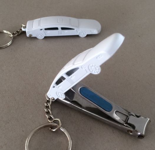 พวงกุญแจ ดัดแปลงเป็น ที่ตัดเล็บได้ พวงกุญแจ รถลีมูซีน รถหรู ของที่ระลึก ของชำร่วย งานแต่งงาน ใช้งานได้จริง 581691