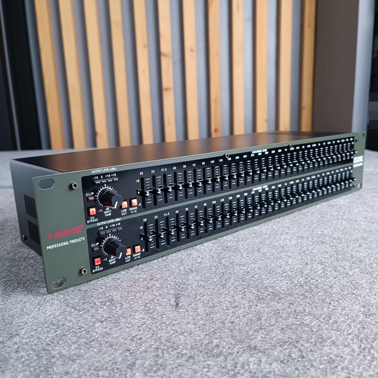 MICROTECH CE-231XL EQ อีควอไลเซอร์ อีคิว ปรับย่านความถี่เสียง 2 ชั้นสไลค์ยาว เครื่องปรับแต่งสัญญาณเสียง CE231XL CE 231XL เอไอ-ไพศาล