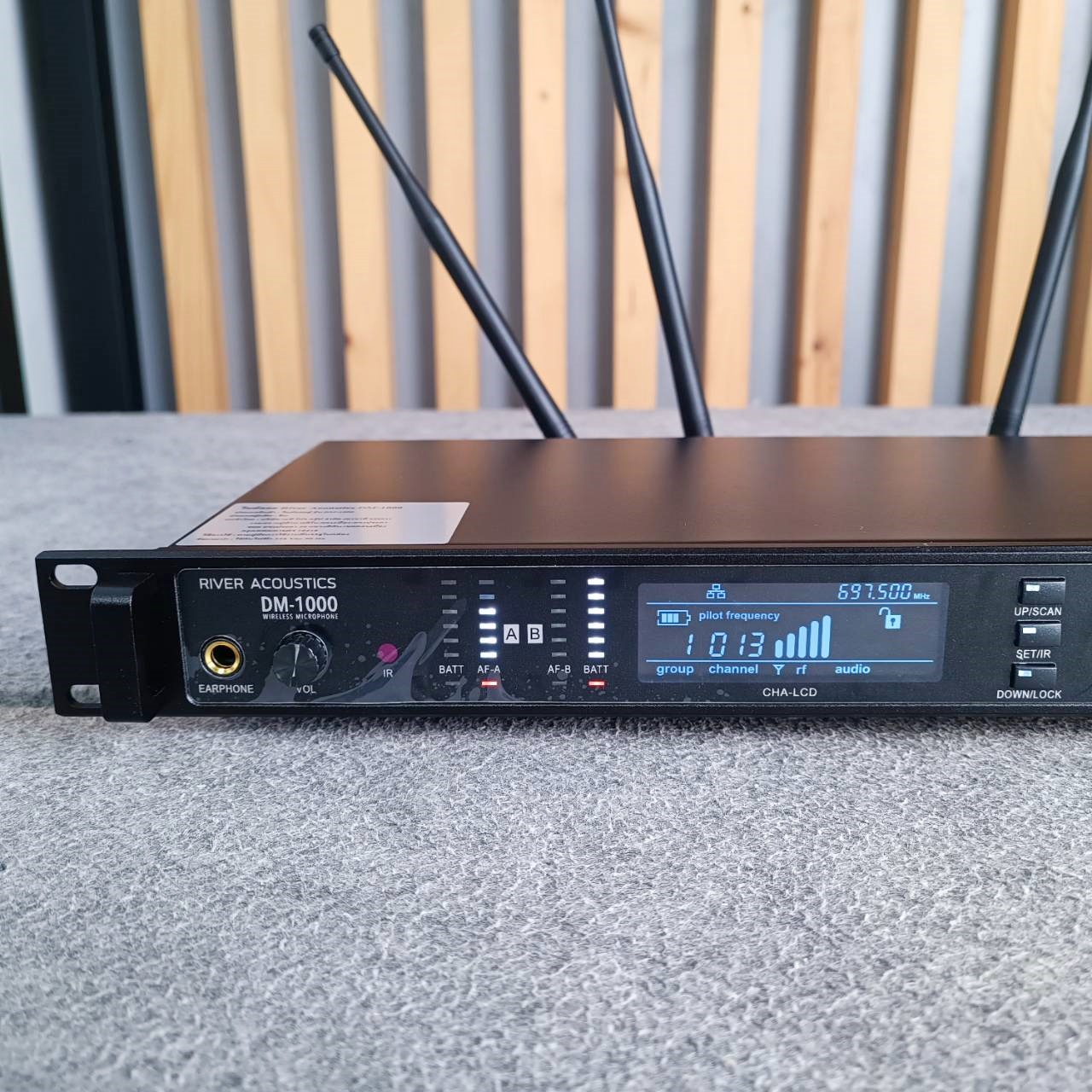 River Acoustics DM-1000 ไมค์ลอยคู่ ไมโครโฟน ไมค์ไร้สาย ไมค์ลอย มือถือคู่ DM 1000 DM1000 เอไอ-ไพศาล