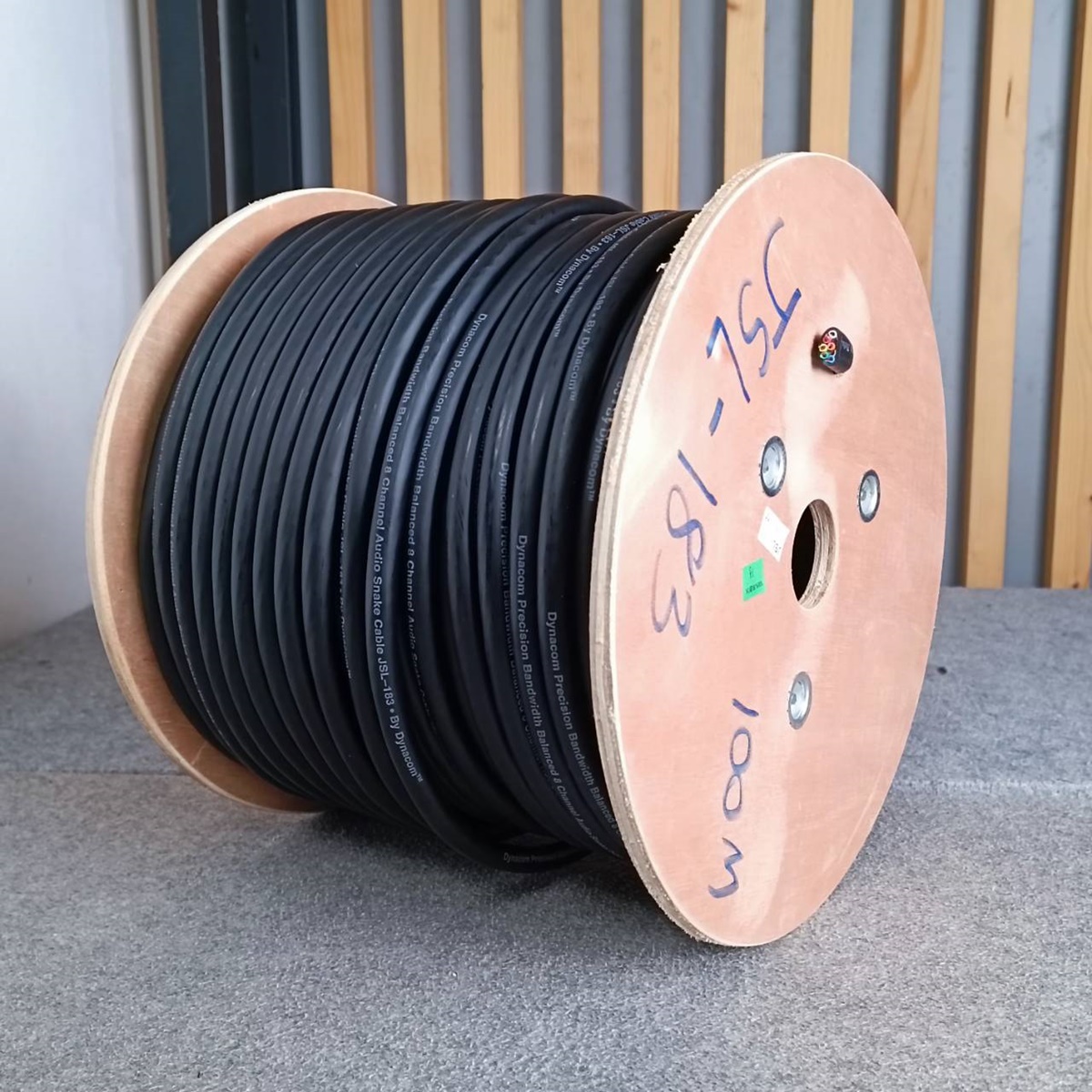 ล้อ100เมตร สายมัลติคอร์ 8คอร์ JSL-183 สีดำ ล้อ100เมตร สายสัญญาณเสียง สาย8คอร์ JSL183 JSL 183 Multicore Cable เอไอ-ไพศาล