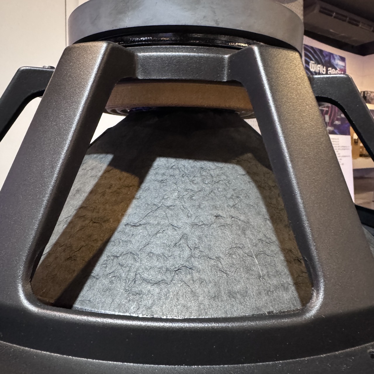 สินค้าเสียหายจากการขนส่ง วอยซ์เบียด PROPLUS AN-581 ลำโพง18นิ้ว โครงหล่อ 5/12/68