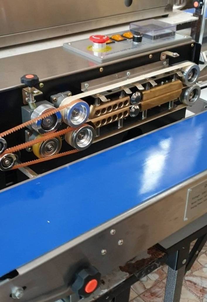 เครื่องซีลสายพาน รุ่น FRB-770