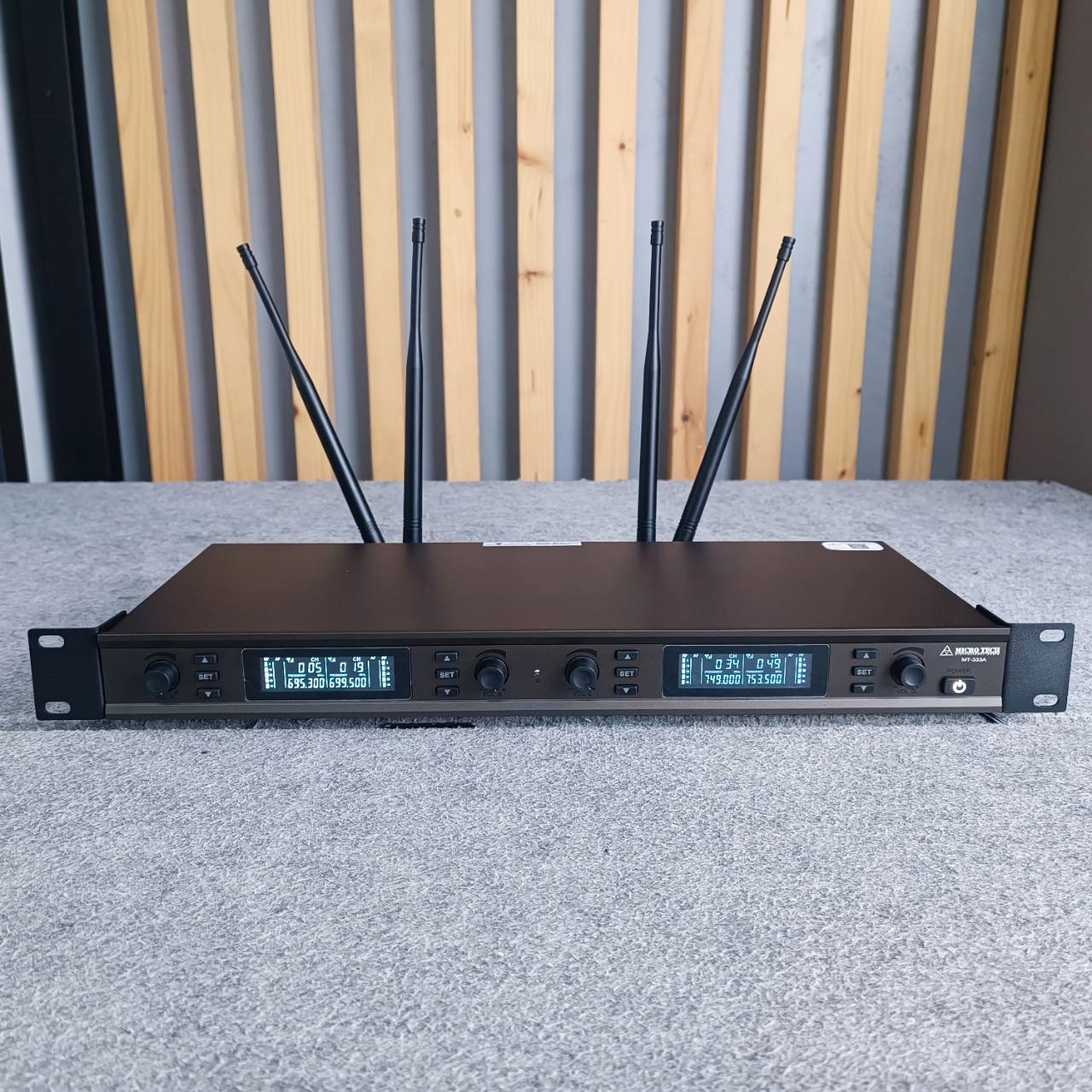 ไมค์4ด้าม MICROTECH MT-333A (4CH) ไมค์ลอย 4ด้าม UHF MICRO TECH ไมค์โครโฟน ไมค์ลอย ไมโคร เทค MT 333A MT333A เอไอ-ไพศาล