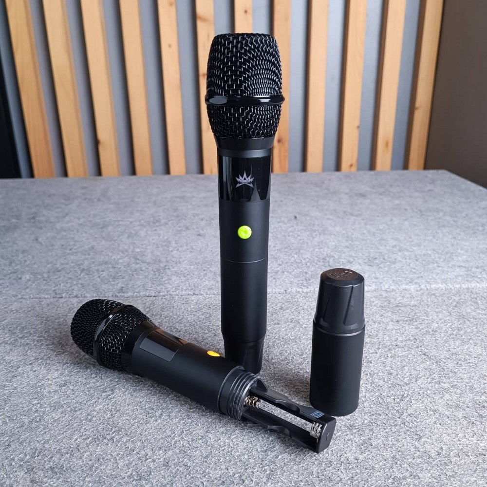 PROEUROTECH KF-12M ลำโพงล้อลาก+ไมค์ลอย ตู้ลำโพงมีแอมป์ในตัว 12นิ้ว 2ทาง มีไฟกระพริบตามเสียงเพลง KF 12 M KF12M เอไอ-ไพศาล