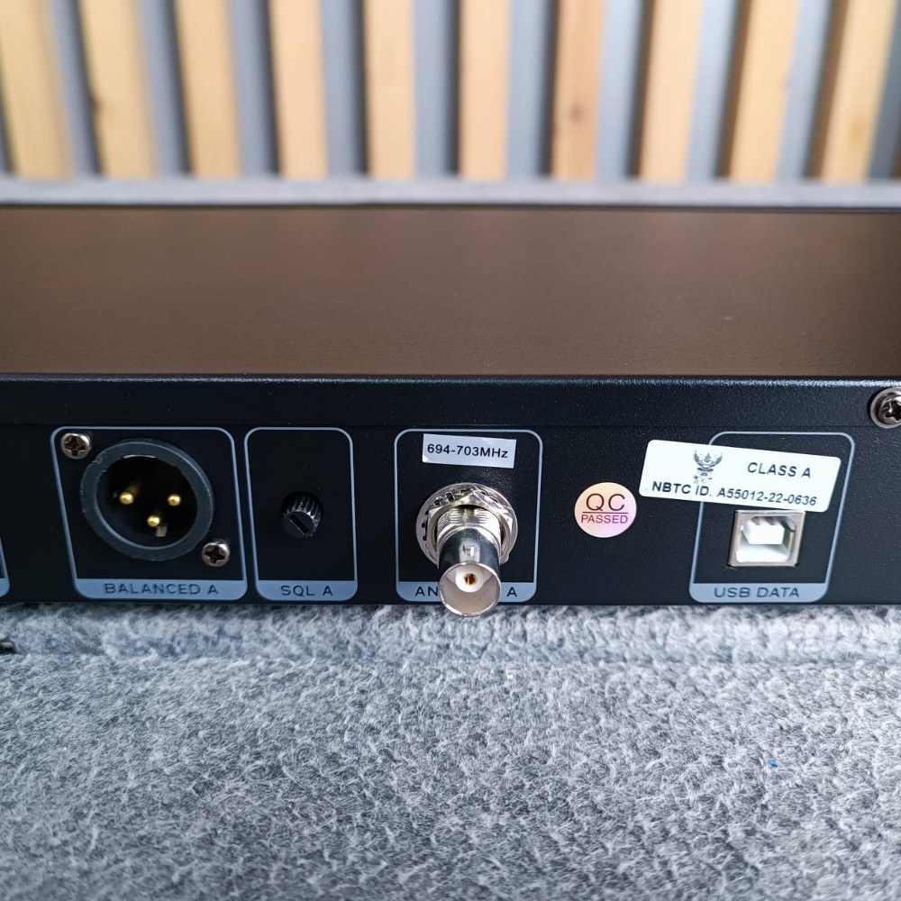 MICROTECH MT111D V3 ไมค์ลอยมือถือคู่UHF ไมค์ลอยคู่ ไมค์คาราโอเกะ MT-111D V3 แถม อุปกรณ์ย้ายเสา กระเป๋าเก็บไมค์ MT 111 D MT111 D MICRO TECH ไมโครเทค ไมค์ลอย - ถือคู่ ไมโครโฟนไร้สาย สามารถปรับเซ็ทที่ตัวเครื่อง และ ตัวไมค์ได้เลย เอไอ-ไพศาล +++