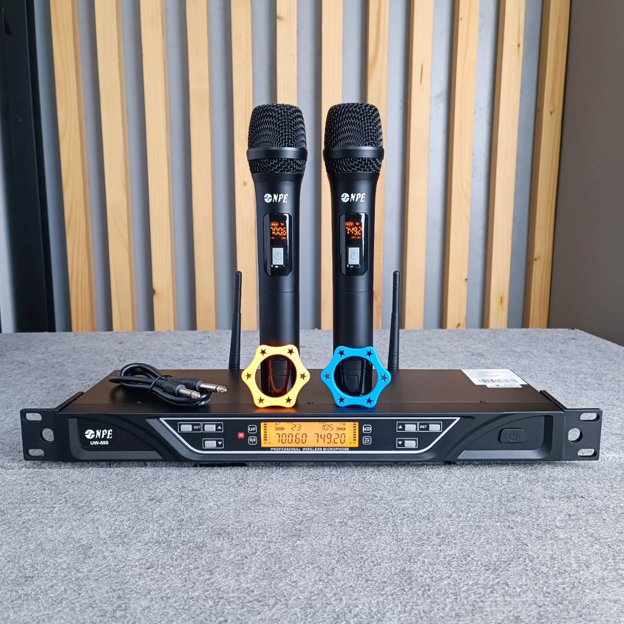 NPE UW-555 ไมค์ลอยคู่ ไมโครโฟนไร้สาย ถือคู่ UW 555 เอ็นพีอี Wirless Microphone UW555 เอไอ-ไพศาล