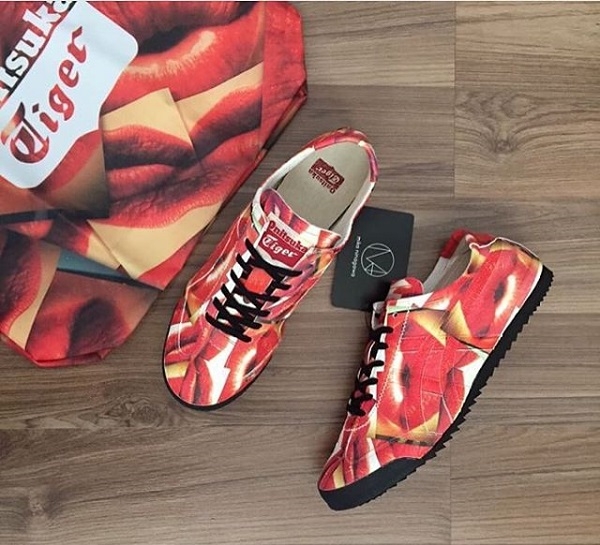 รองเท้าโอนิ Nippon Made - Mexico 66 x Mika Ninagawa (Black)