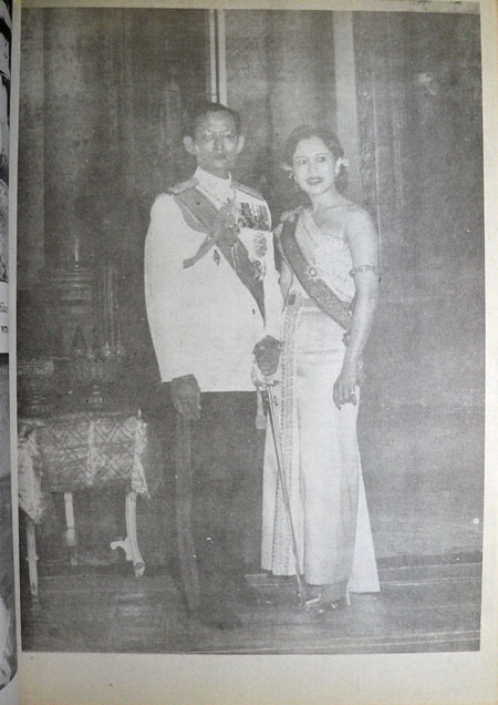 9 พระมหากษัตริย์ไทย ครองกรุงรัตนโกสินทร์ 200 ปี 020113 (1)