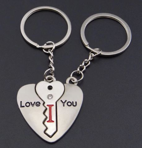 พวงกุญแจ สีเงิน พวงกุญแจ หัวใจ ดีไซน์เป็นคู่ สำหรับ เป็น ของชำร่วย ของที่ระลึกงาน แต่งงาน ของชำร่วยแบบ ประหยัด 904707
