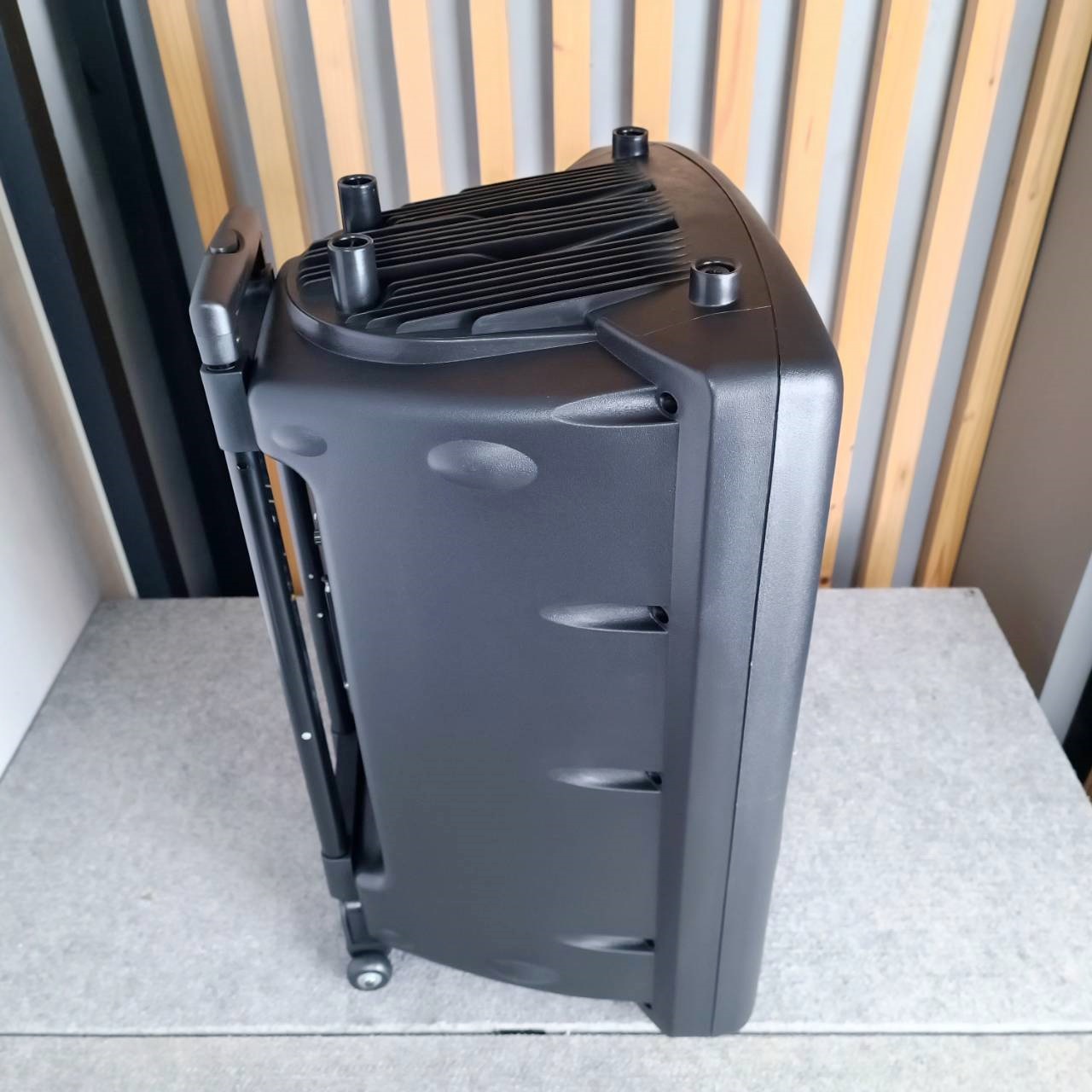 BIK USK15V ตู้ลำโพง15นิ้ว มีขยาย ไมค์ลอย2ตัว รับสัญญาณบลูทูส ชาร์จแบตได้ USK 15 V USK-15V ตู้ลำโพงอเนกประสงค์