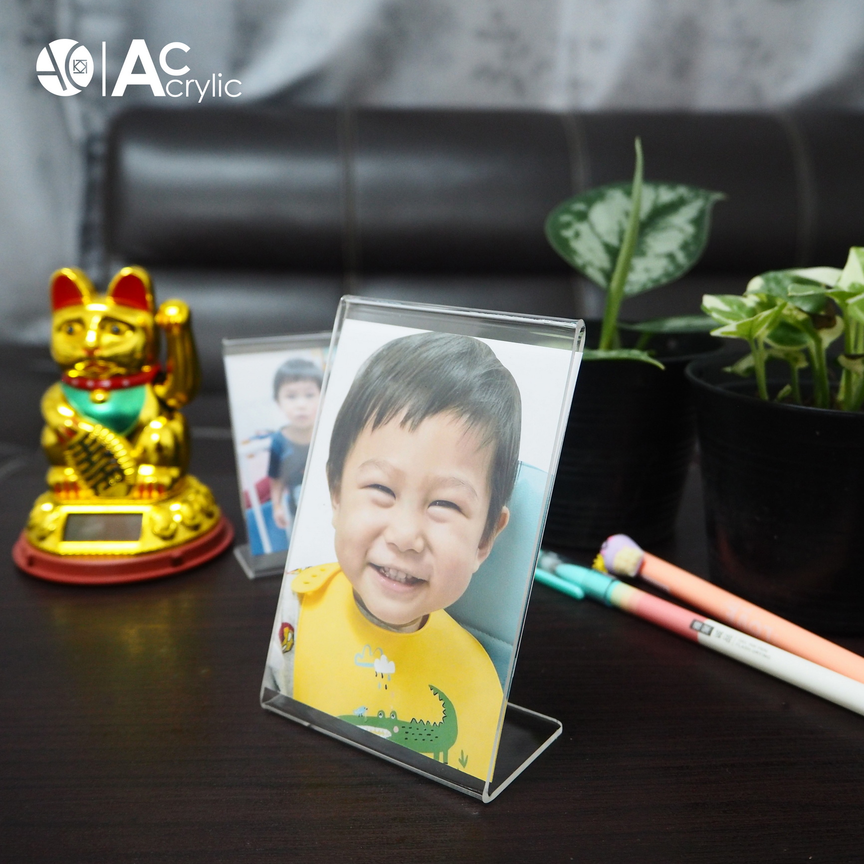 ป้ายตั้งโต๊ะ ป้ายอะคริลิค A7 แนวตั้ง 7.5x11 cm อะคริลิค โชว์กระดาษ 1 ด้าน ทรง L Acrylic (A7)