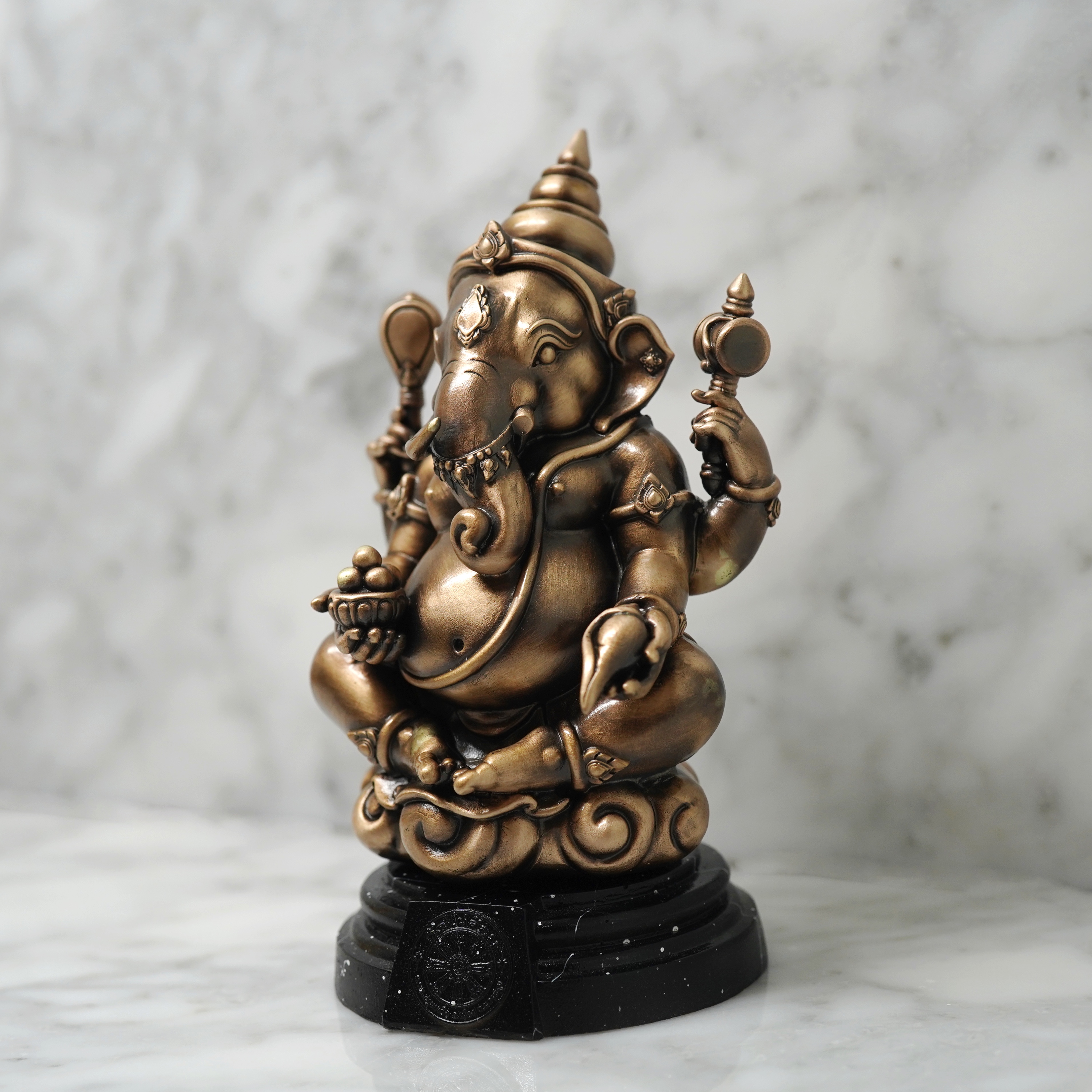 พระพิฆเนศ องค์มหาเทพแห่งความสำเร็จ เหมาะสำหรับตั้งบูชาบนหิ้ง หรือโต๊ะทำงาน