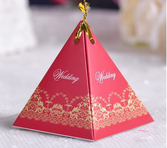 กล่องกระดาษ Diy กล่องใส่ขนม กล่องใส่ช็อคโกแล็ต ใส่ของขวัญ รูปทรง ปิรามิด 3 เหลี่ยม ดีไซน์สวย สามารถใช้ตกแต่งในงานแต่งงานได้ เก๋ ๆ 901102