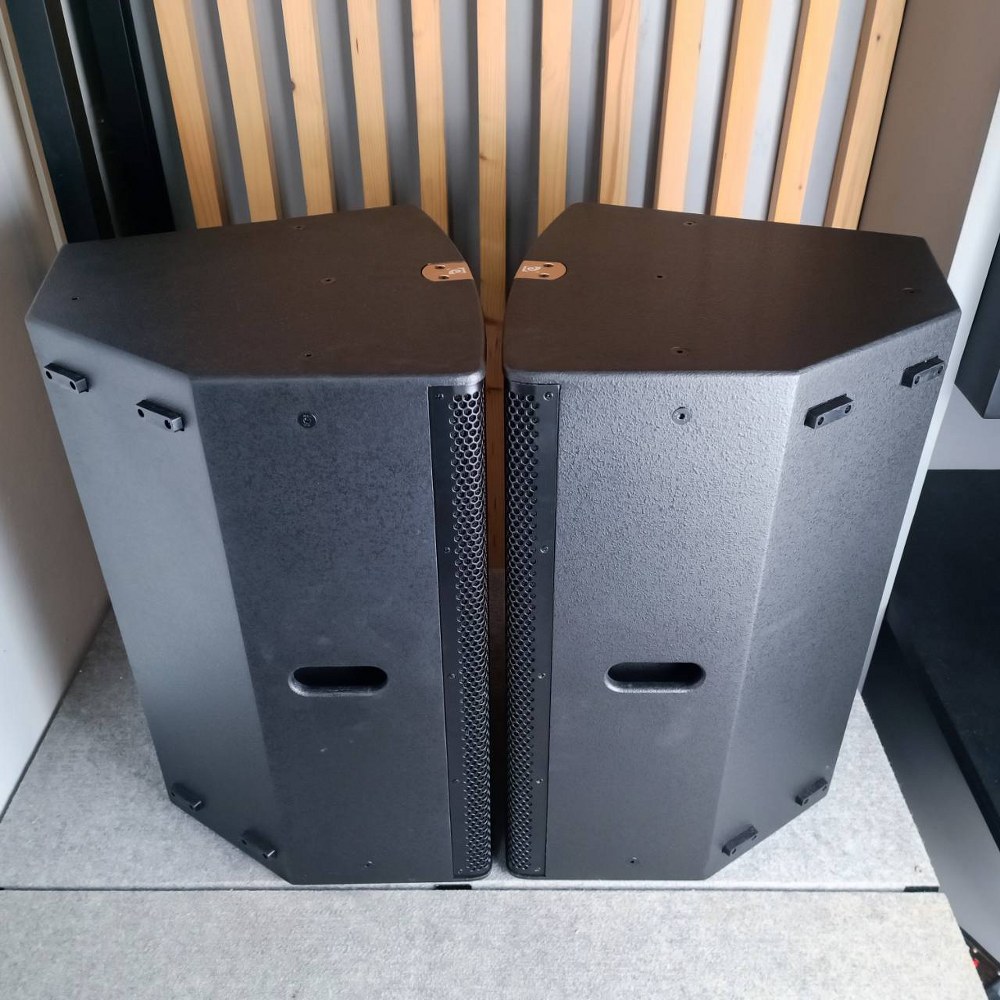 1คู่ DE ACOUSTIC PD-15 ตู้ลำโพง 15นิ้ว (คู่ละ) ตู้ลำโพง 15 นิ้ว เหมาะ สำหรับงานเสียงกลางแจ้ง สามารถวางเป็นมอนิเตอร์ได้ PD15 PD 15 เอไอ-ไพศาล