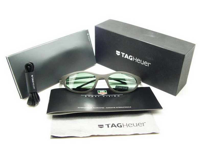 แว่นกันแดด Tag Heuer (Physics1004) ไฮโซมากมายค่ะ ของแท้100%และถูกสุดๆ ส่งตรงจากUS.ค่ะ