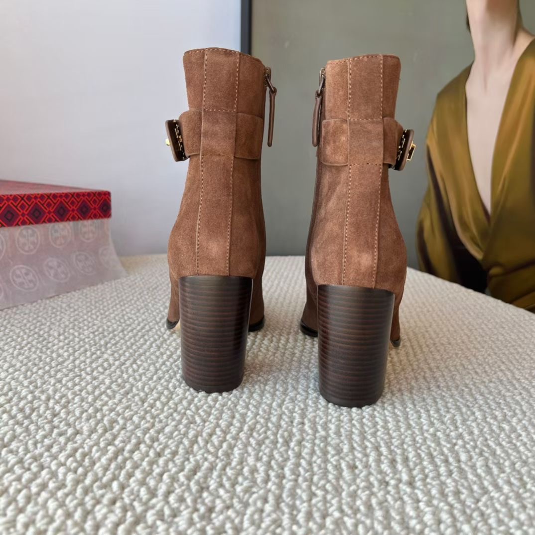 **do** รองเท้าหนังบู้ทสั้น Tory Burch T Lock High Heel Ankle Boots มี 2 สี สินค้าใหม่ ของแท้