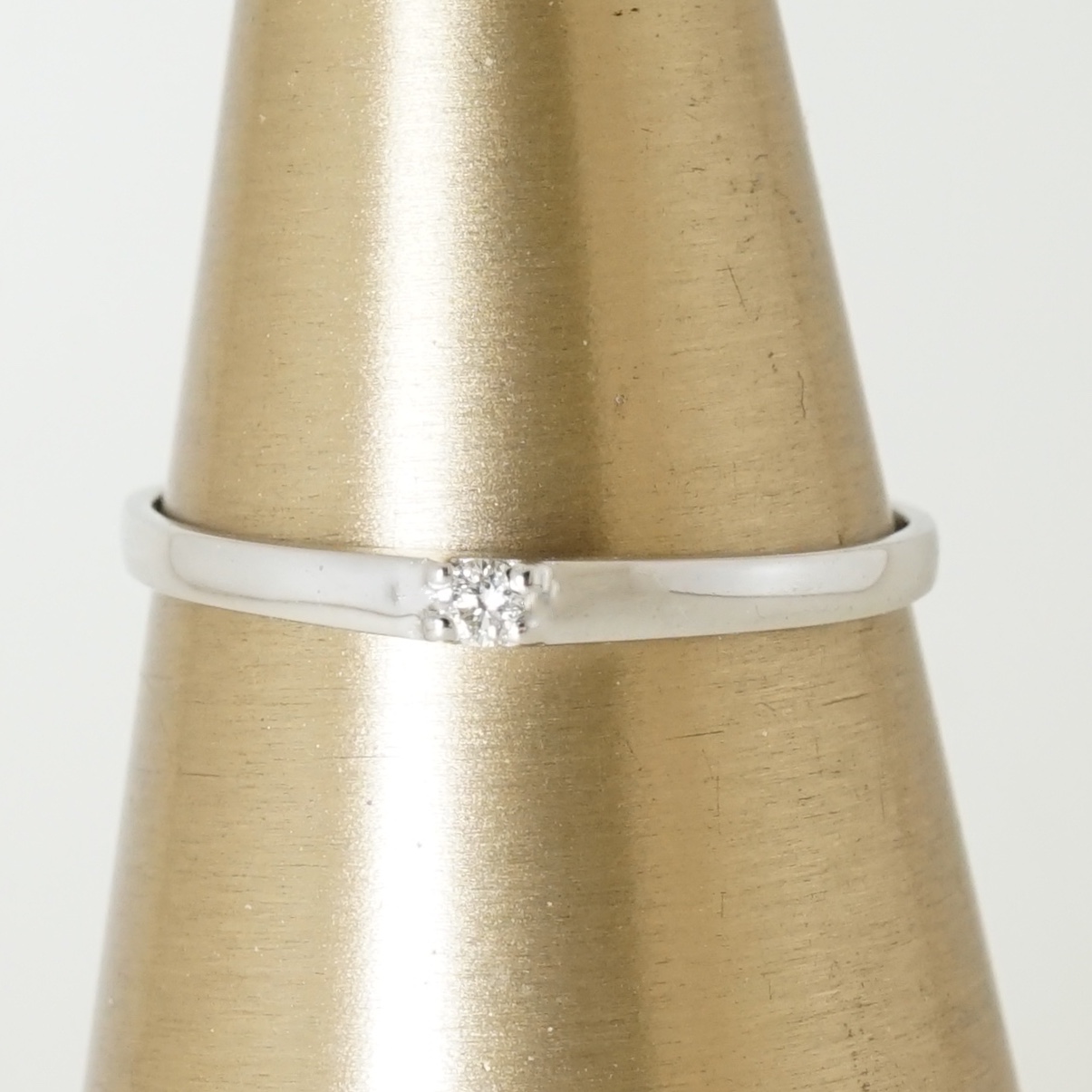 แหวนเพชรแท้เม็ดเดี่ยว มินิมอล เรียบง่าย ใส่ได้ทุกคน เข้าได้กับทุกลุค ใส่ติดนิ้วได้ทุกวันเลยนะคะ 🥰