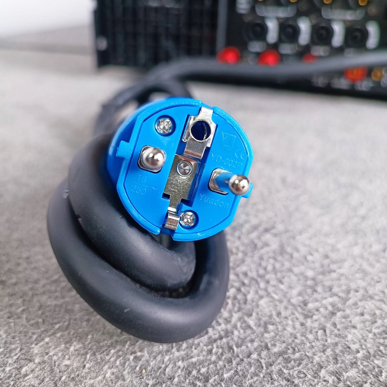 PROEUROTECH 41100Q POWERAMP4CH รุ่นใหม่มีจอ เพาเวอร์แอมป์ 4ch เครื่องขยายเสียง กำลังขยาย 1100 วัตต์ 41100 Q เอไอ-ไพศาล