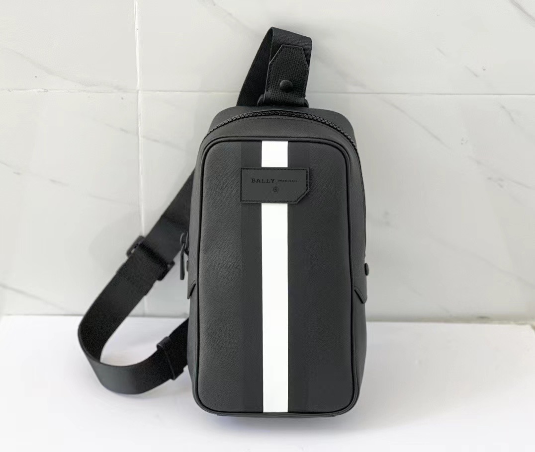 **C** กระเป๋า Balลี่ PVC TANIS Sling Bag สินค้าใหม่ ของแท้