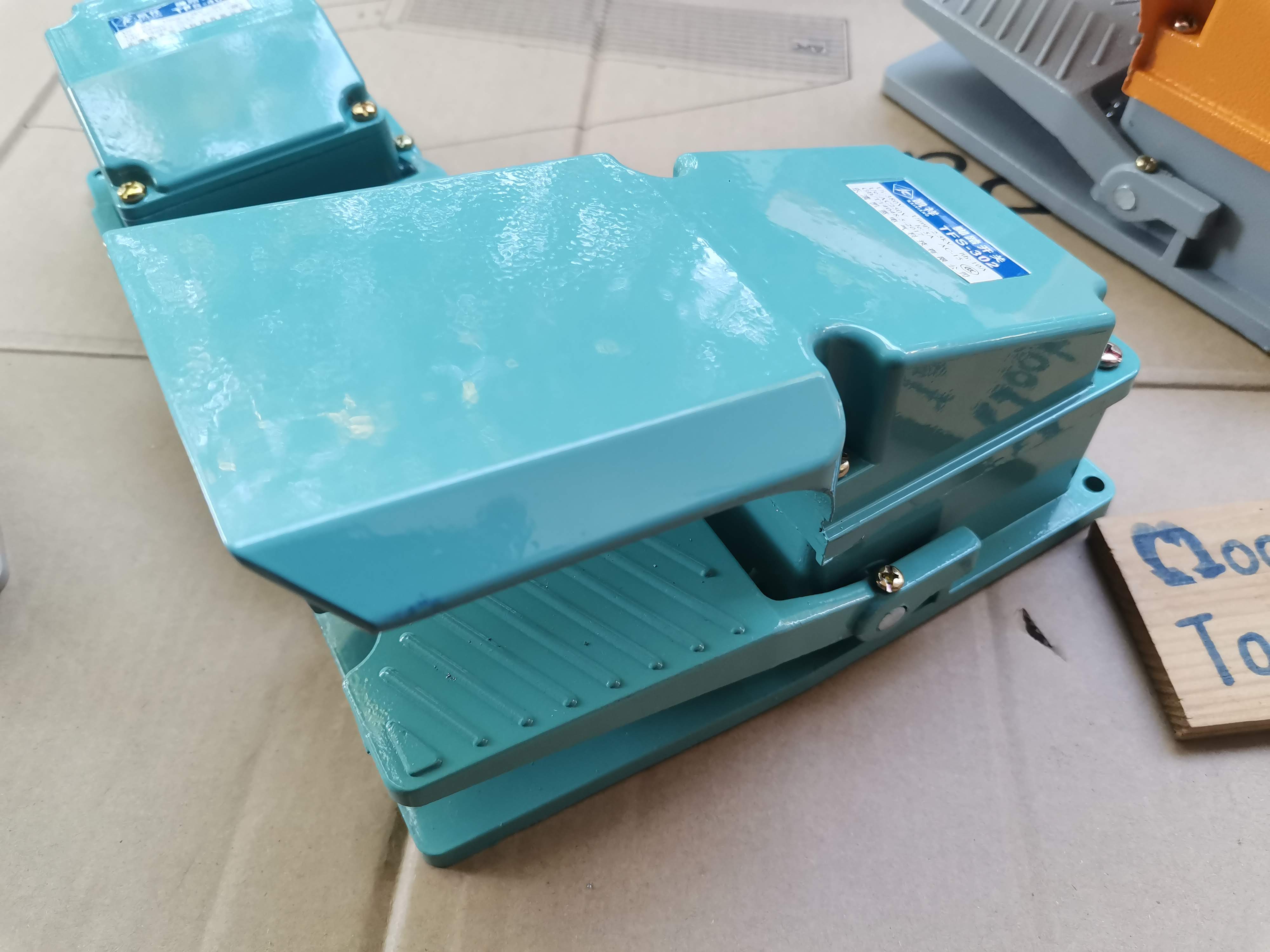 สวิทช์เท้าเหยียบ Foot switch ฟุตสวิทช์ สวิทเท้าเหยียบ สวิทช์เท้า