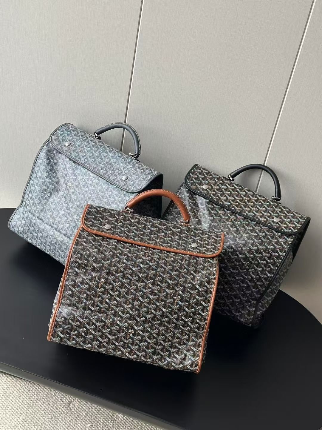 **do** กระเป๋าเป้ GOYARD Saint Léger Backpack น้ำหนักเบา ทนทาน กันน้ำ มี 3 สี ให้เลือก สินค้าใหม่ ของแท้
