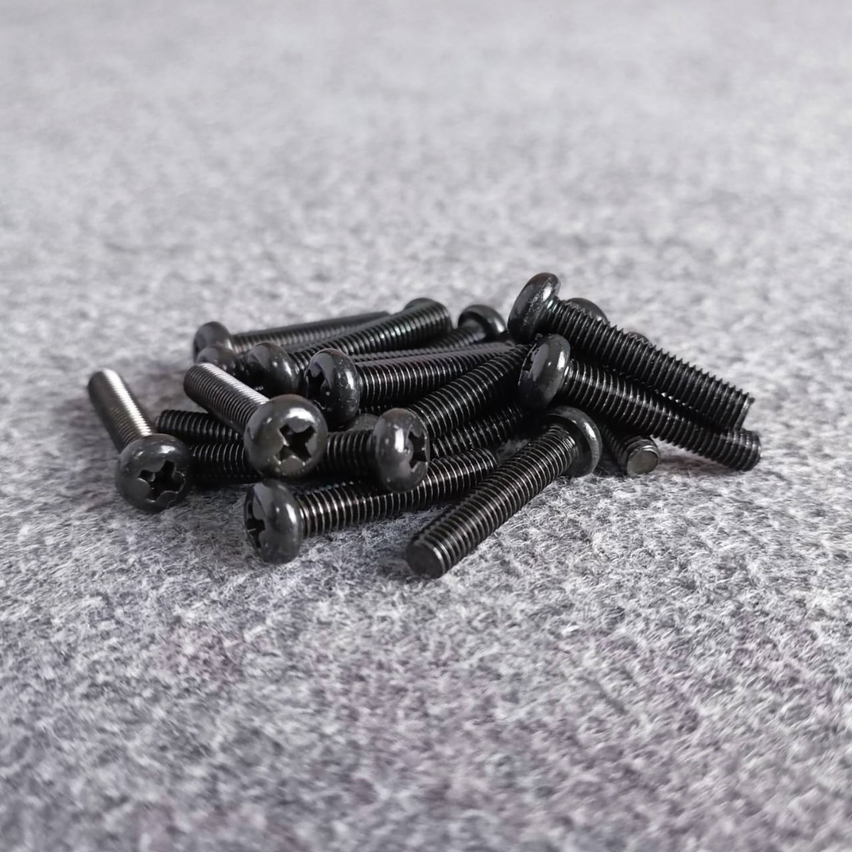 ถุง20ตัว สกรูมิลดำM6-1.0x40F(8.8) น็อตดำM6 น็อตดำM-6 น็อต สกรูเกลียวดำM6 สกรูดำM 6 น็อตเกลียวดำM-6 เอไอ-ไพศาล