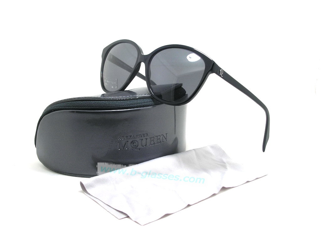 S แว่นกันแดด Alexander McQueen แบรนด์นี้หายากสุดๆค่ะ ของแท้100%และถูกสุดๆ ส่งตรงจากUS.ค่ะ