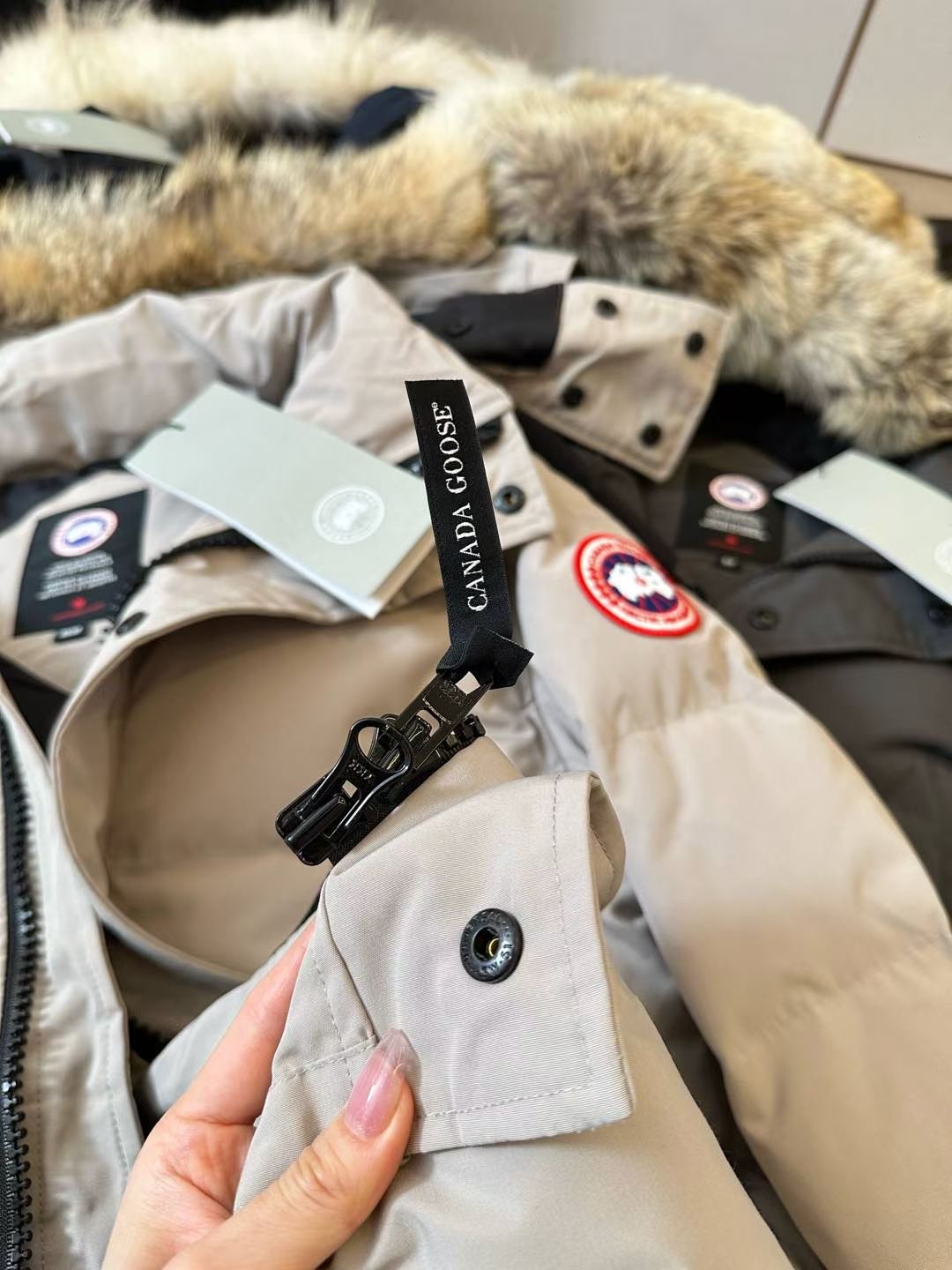 เสื้อแจ๊คเก็ต Canada goose Wyndham Parka ใส่ได้ชายหญิง ฮู้ดขนเฟอร์ถอดแยกได้ สินค้าใหม่ ของแท้