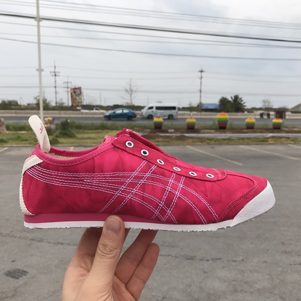 Mexico 66 Slip-on HOT-Pink / White (ชมพูสด) Show Case