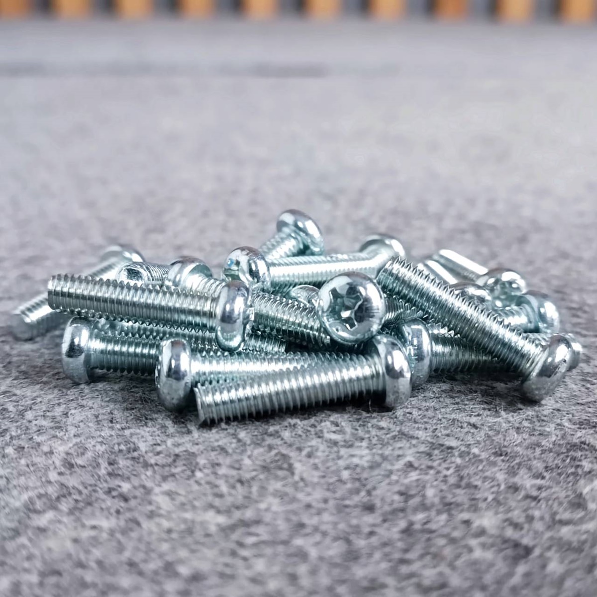 ถุง20ตัว สกรูเกลียวมิลหัวแฉกJP M6-1.0X25 (ใช้กับT-NUT M-6) สกรู น็อต น็อตเกลียวมิลหัวแฉก สกรูเกลียวM6 สกรูเกลียวM-6 สกรูเกลียวM 6 เอไอ-ไพศาล