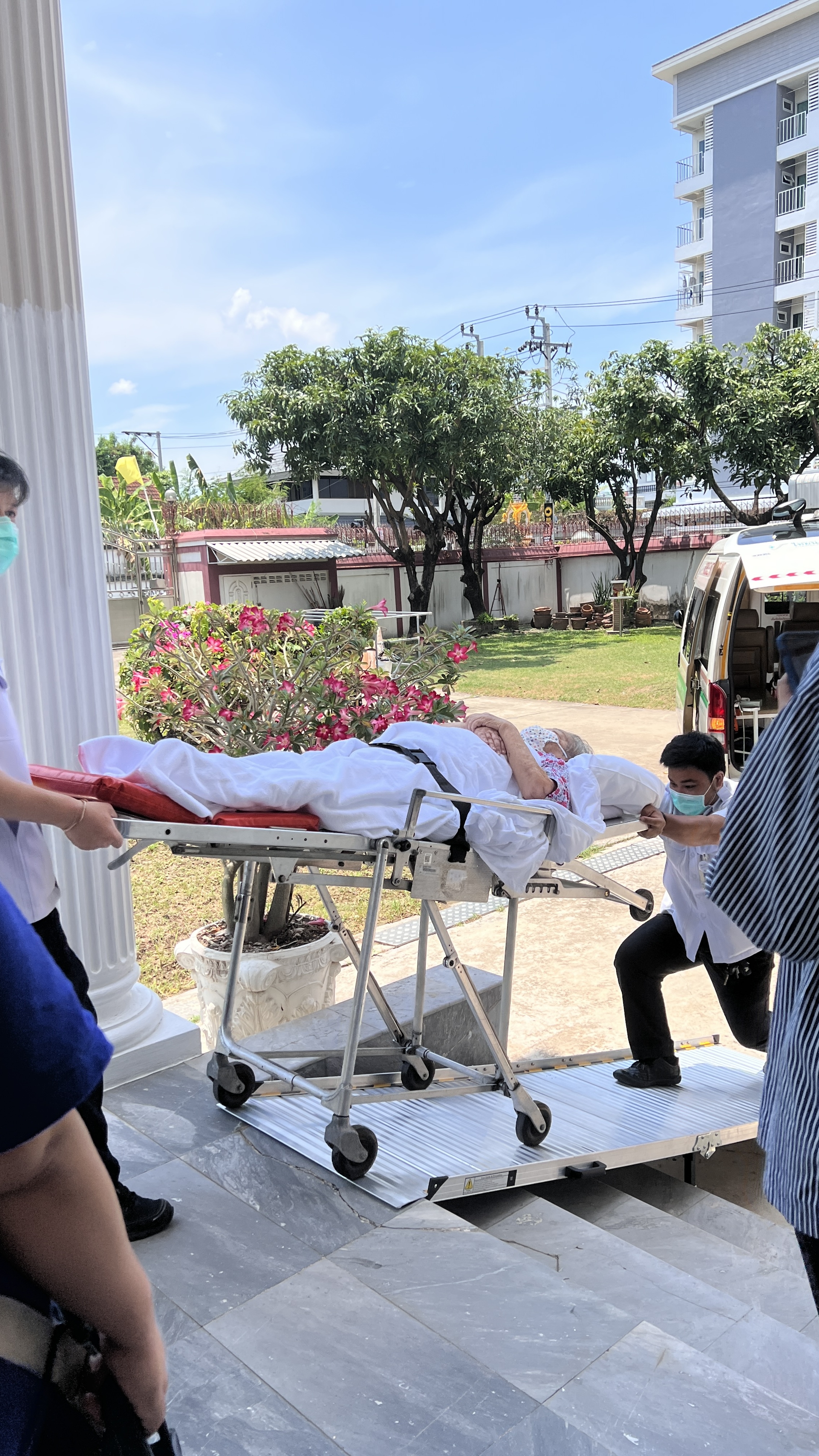 ทางลาดรถเข็นอลูมิเนียมยาวพิเศษ262ซม. (262x75x5.5cm) พับครึ่งด้านกว้าง หนัก 27kg - Aluminium Ramp 262x75x5.5cm 27 kg