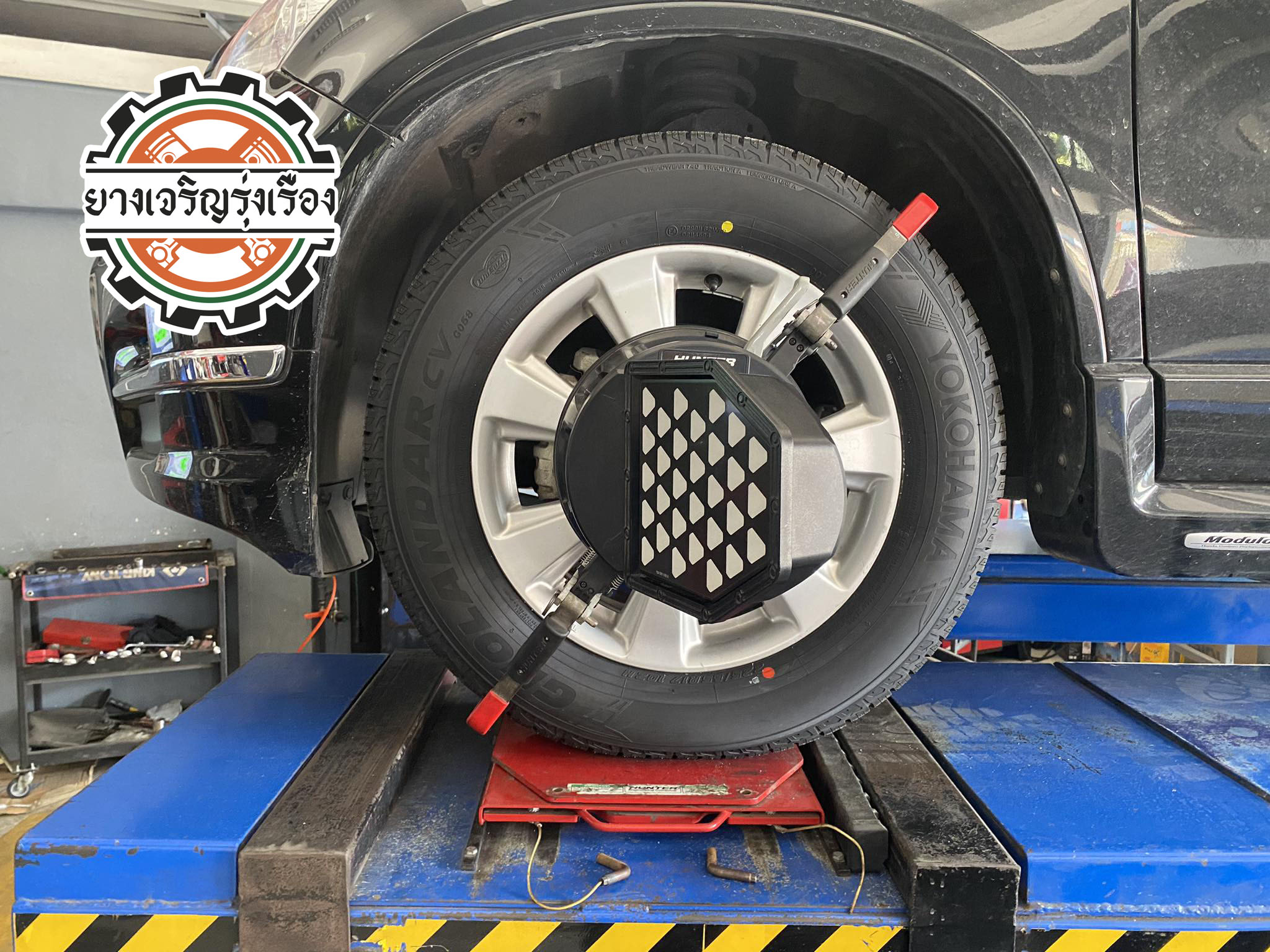 HONDA CRV เข้ารับบริการเปลี่ยนยางรถยนต์ เน้นยางผลิตญี่ปุ่น ☄️YOKOHAMA GEOLANDAR 102H ขนาด 225/65R17 𝙊𝙪𝙧 𝙎𝙚𝙧𝙫𝙞𝙘𝙚 บริการทางร้านเรารับทำอะไรบ้าง 🔧 ติดตั้งยางแบบไร้รอย 100% 🔧 บริการสลับยาง ตามอายุ 🔧 มียางรถยนต์ทุกยี่ห้อให้เลือกซื้อ 🔧 เช็คช่วงล่าง แก้ปัญหาให้ตรงจุด 🔧 บริการล้างลิ้นปีกผีเสื้อ 🔧 บริการเช็คระยะรถยนต์ 🔧 เปลี่ยนถ่ายของเหลวทั้งระบบ 🔧 ตั้งศูนย์ด้วยเครื่อง HUNTER นำเข้าจาก USA สอบถามข้อมูลเพิ่มเติม หรือนัดหมายเข้ารับบริการ Tel : 08-6569-1915 Tel : 08-6544-5963 Line id : @88rw Tiktok : https://www.tiktok.com/@88rwycrr Youtube : https://youtube.com/@88rw Facebook : https://www.facebook.com/88rwtire Location : https://goo.gl/maps/HrNUAZXPN94KvxZ98?coh=178573&entry=tt #รถยนต์มีปัญหาไม่รู้ต้องแก้ตรงไหน ทางเรายินดี ตรวจหาปัญหาและหาวิธีแก้ บอกลูกค้าก่อนลงมือทำเสมอราคาเป็นธรรมไม่เอาเปรียบ สบายใจคุณลูกค้า ---------------------------------- ดูแลให้คำปรึกษาทุกปัญหาคาใจ ไม่ทิ้งลูกค้า มีบริการหลังการขาย 【ให้ผู้เชี่ยวชาญของเรา ดูแลรถคุณ】 ร้านยางเจริญรุ่งเรือง ยินดีต้อนรับครับ ---------------------------------- #โช๊คอัพรถยนต์ #monroe #yss #kayaba #profender #ร้านยางเจริญรุ่งเรือง #นนทบุรี #งามวงศ์วาน #amsfix #บริการช่วงล่างรถยนต์ #ซ่อมบำรุงช่วงล่าง #เซทอัพโช๊คอัพรถยนต์