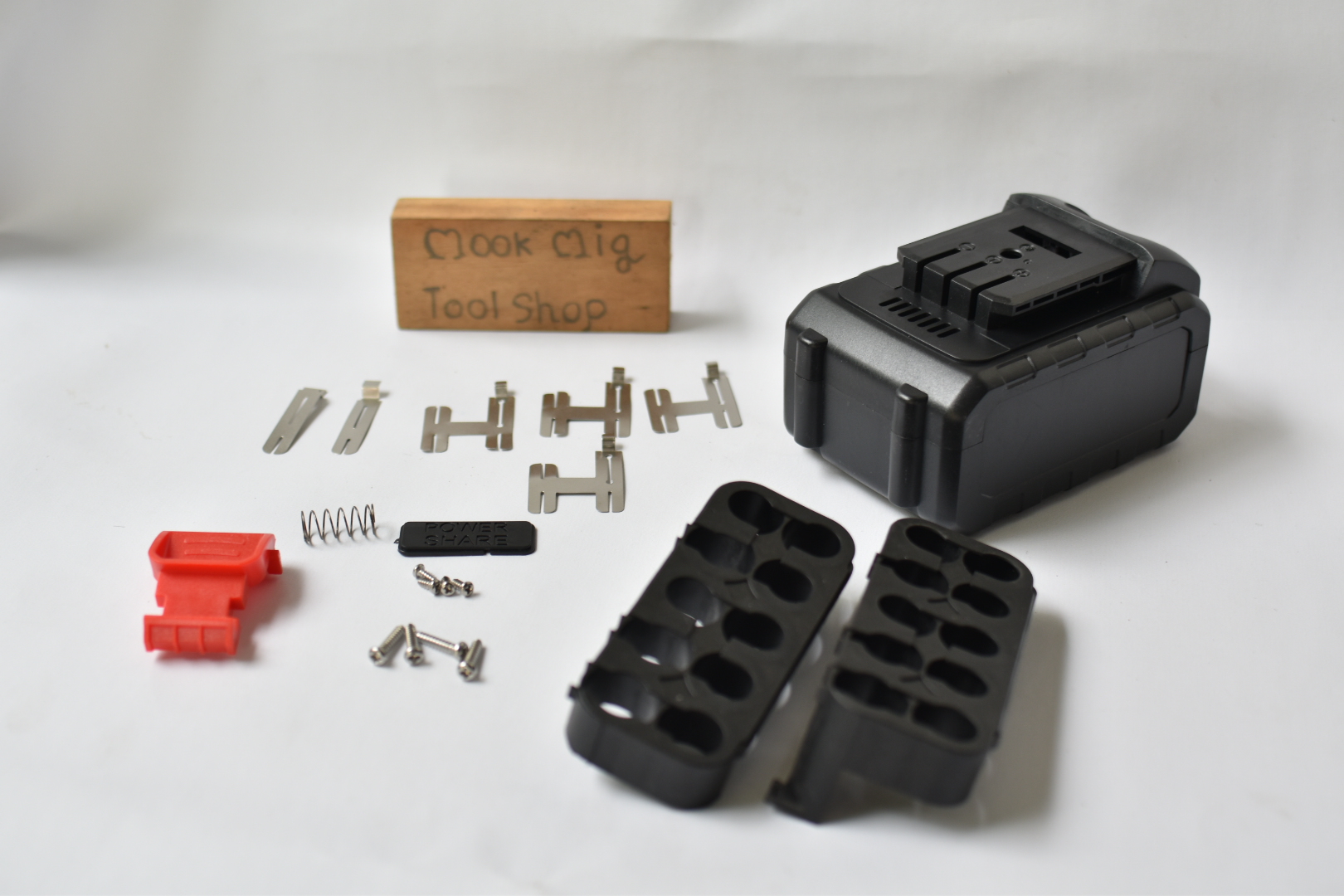 กล่องแบต บอดี้แบต ทรง โอซูกะ osuka 10cell 15cell เฉพาะบอดี้ตามภาพ ไม่รวมแบตเตอรี่ BMS