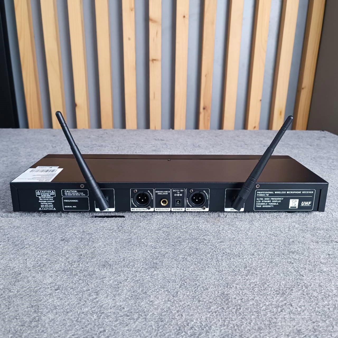 NPE UW-555 ไมค์ลอยคู่ ไมโครโฟนไร้สาย ถือคู่ UW 555 เอ็นพีอี Wirless Microphone UW555 เอไอ-ไพศาล